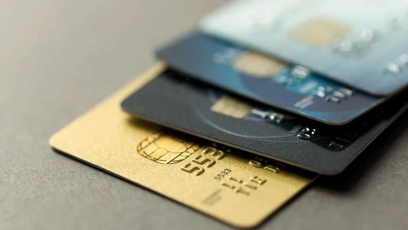 Yeni Zelandiyada kredit kartı xərcləri son 2 ildə ilk dəfə azalıb