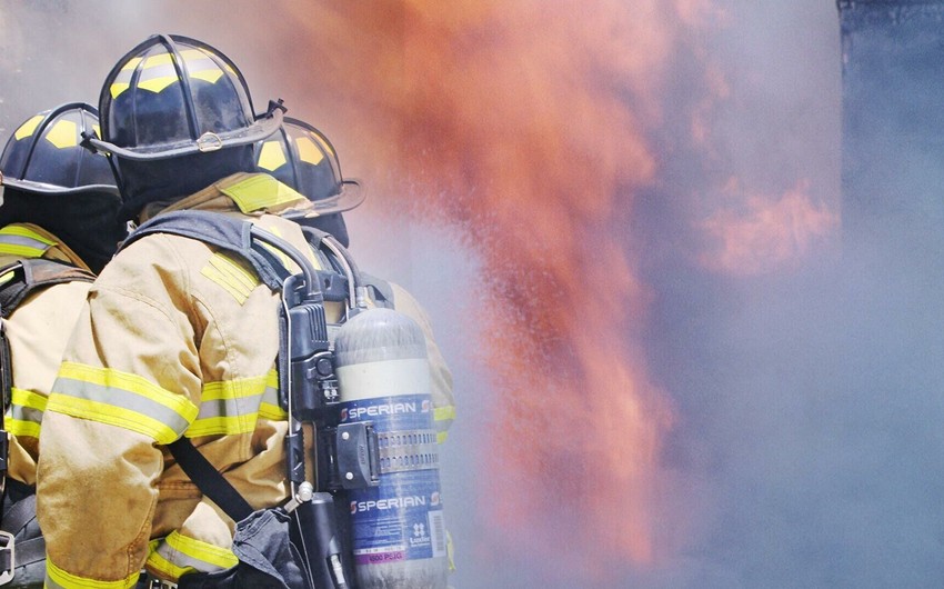 Sumqayıtda qarajda yanğın olub, xəsarət alan var