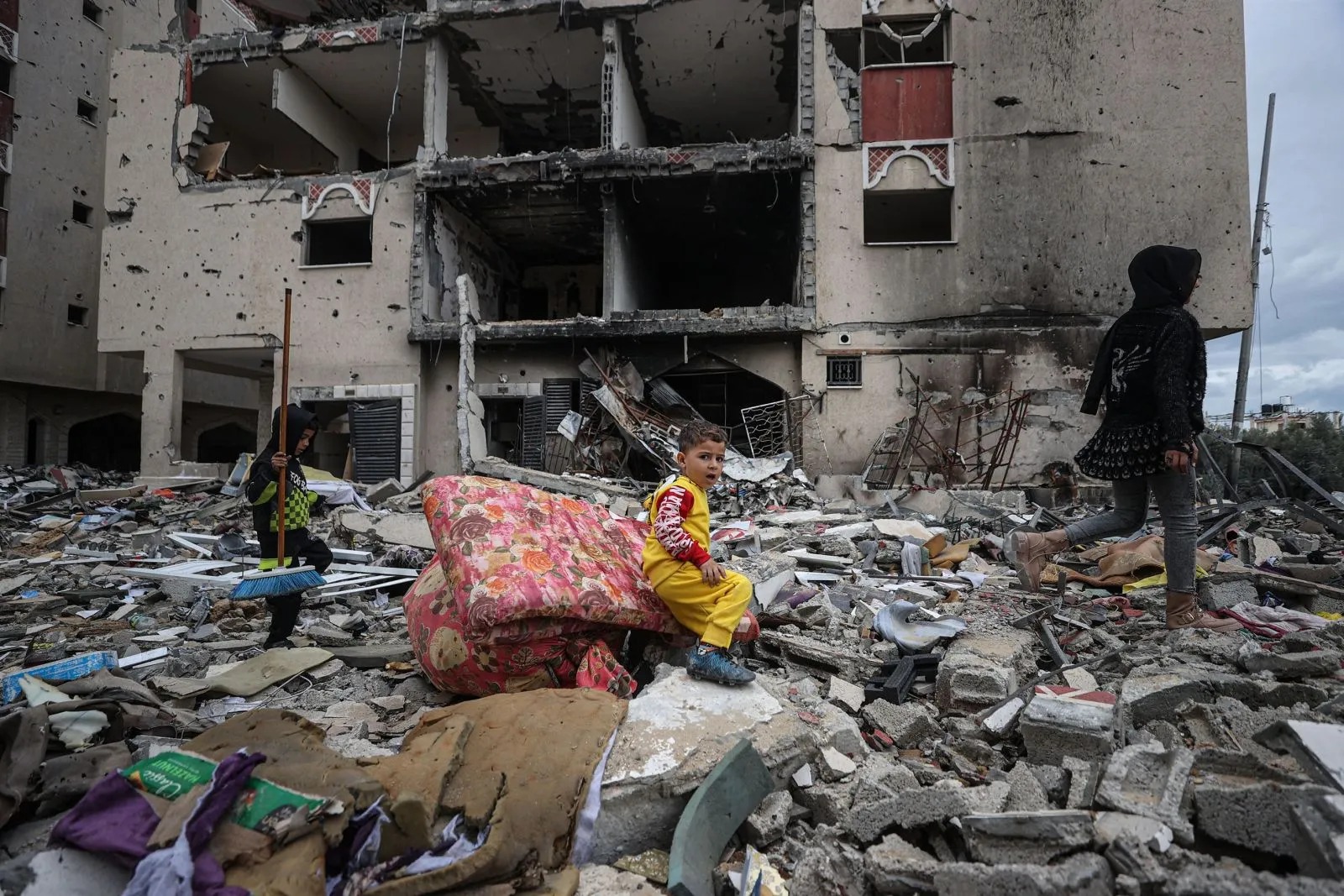 ÜST-dən Qəzza ilə bağlı qorxunc xəbər: Yoluxucu xəstəliklər yayılıb