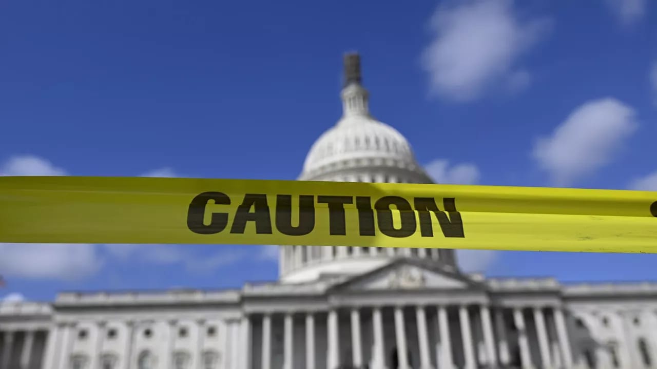 ABŞ İrandan 6 milyard dollara girişi əngəlləyən qanun layihəsini qəbul edib