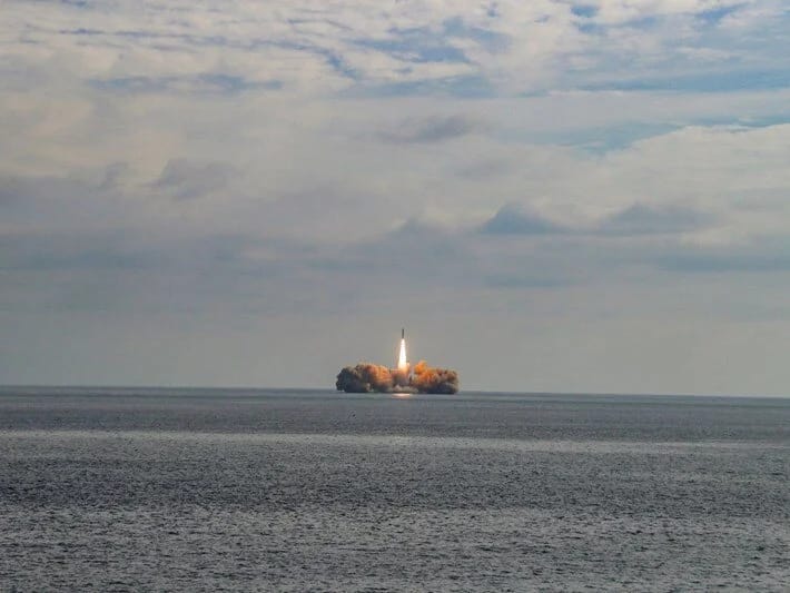 Qatı yanacaqla işləyən raket sınağı uğurla keçdi