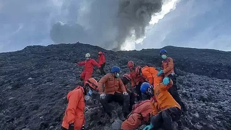 Vulkan püskürməsi nəticəsində ölənlərin sayı 22-yə çatıb