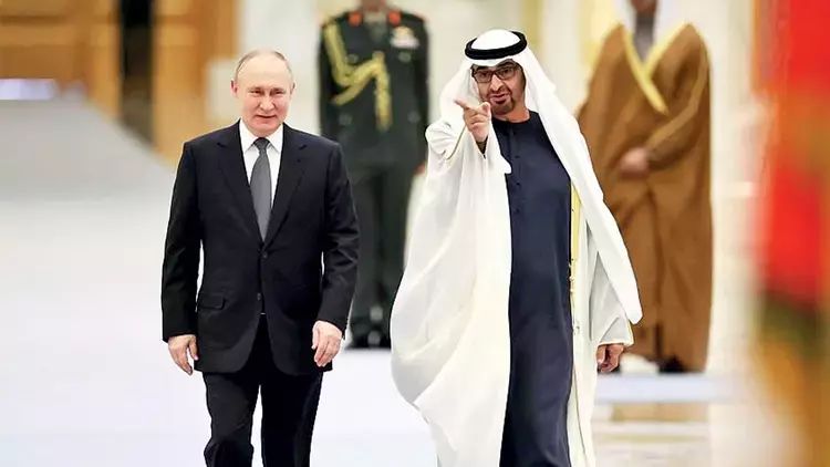 Putin 4 döyüş təyyarəsi ilə BƏƏ-yə gedib