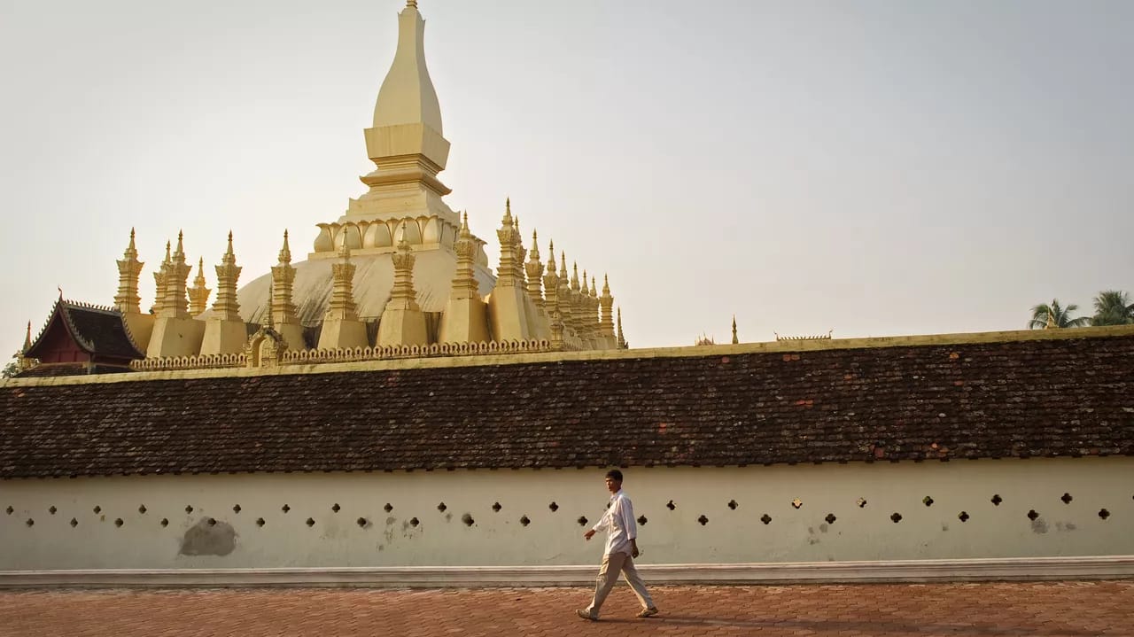 Laos BRICS-ə qoşulmaq üçün məlumat istəyəcək