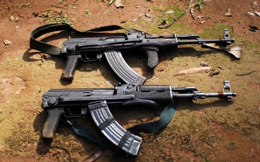 Vətəndaşlardan avtomat, pulemyot, tüfəng və qumbaralar götürülüb