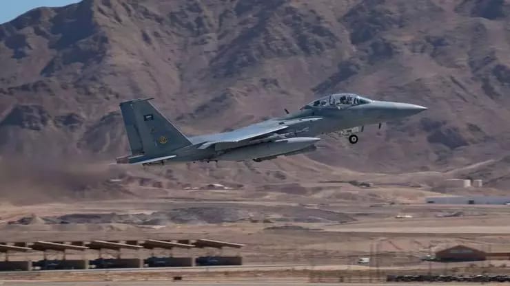 Səudiyyə Ərəbistanına məxsus döyüş təyyarəsi qəzaya uğrayıb: 2 ÖLÜ VAR 