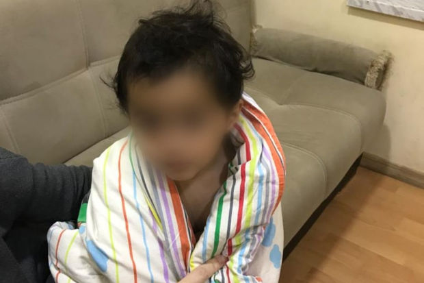 Bakıda ana övladını taksidə qoyaraq qaçıb - FOTO