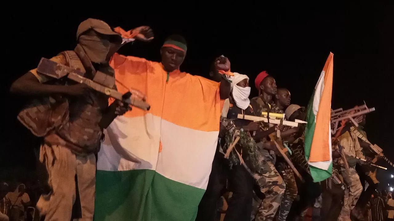 Niger lideri Fransanı ölkədə terrorizmi dəstəkləməkdə ittiham edir