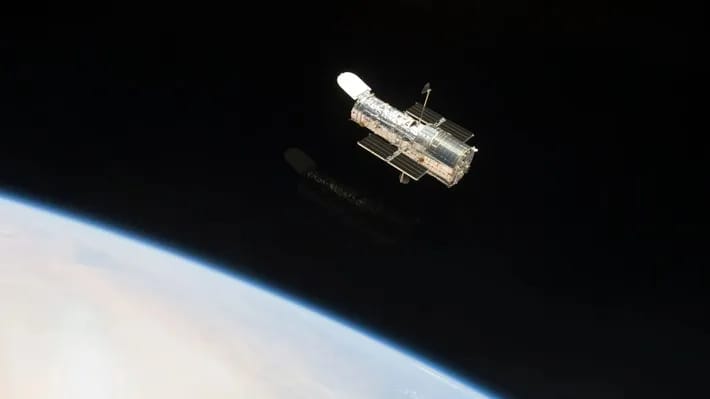 Əfsanəvi kosmik teleskop Hubble yenidən fəaliyyətə başlayıb