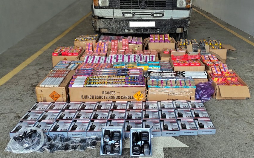 Госкомтаможня предотвратила незаконный ввоз пиротехники из Грузии в Азербайджан