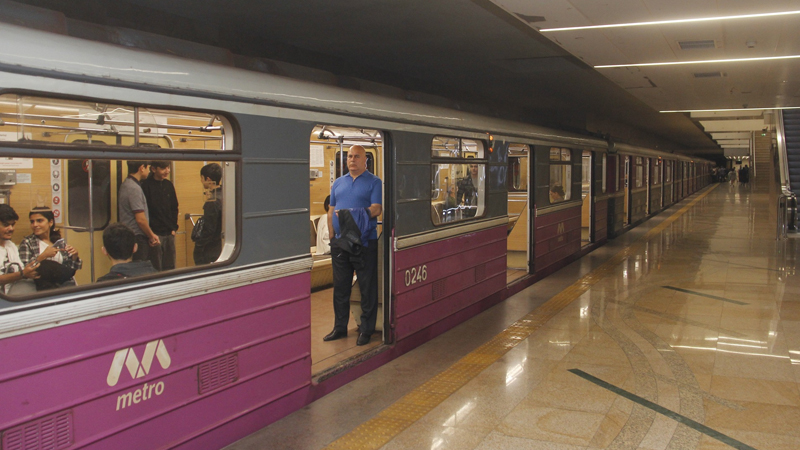 Bakı metrosunda faciə: Qadın öldü