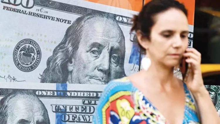 Argentina pul vahidi dəyərinin yarısını itirib