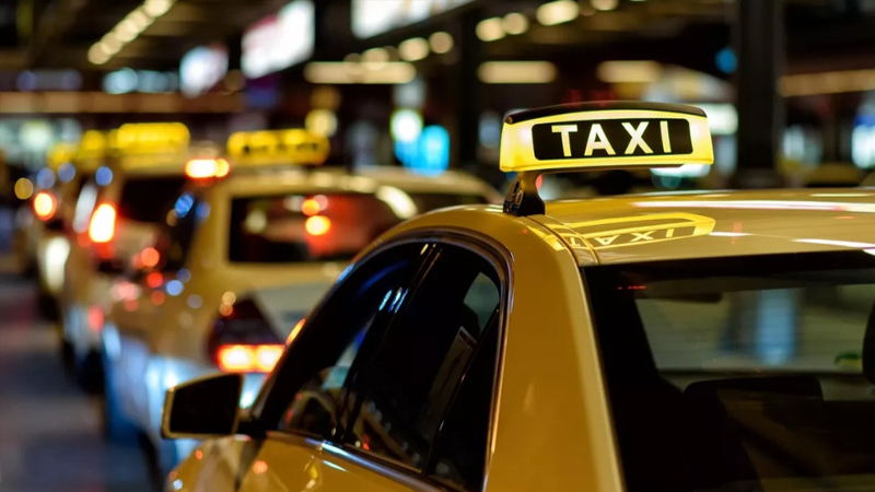 Azərbaycanda bu taksi şirkəti gediş haqqını bahalaşdırdı - Yeni qiymət