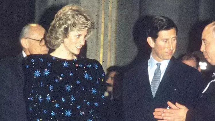 Şahzadə Diananın paltarlarından biri rekord qiymətə satılıb