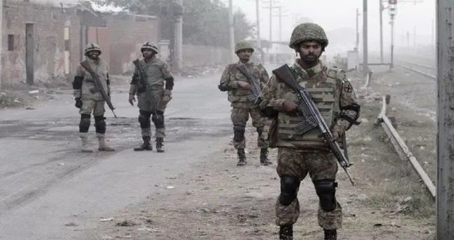 Pakistanda separatçı yaraqlı təşkilatın 71 üzvü təslim olub