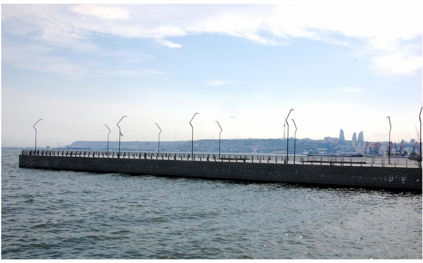 Bakı bulvarı ərazisində gəzinti qayığı batıb, sərnişinlər xilas edilib - YENİLƏNİB