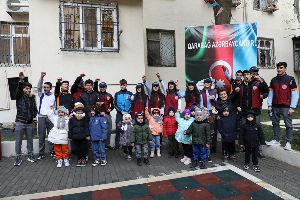 Nəsimi rayonunda “Abad həyət” sakinlərin istifadəsinə verilib