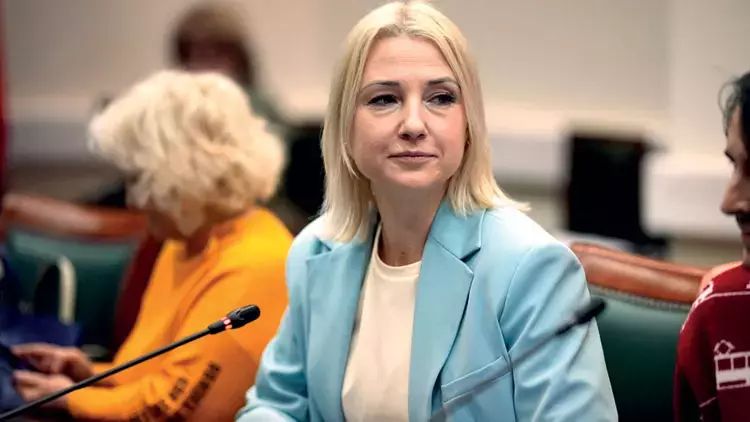 Putinin rəqibi “sənəd səhvinə” görə namizəd ola bilmədi