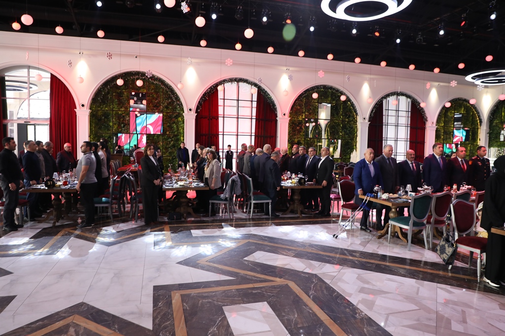 Nəsimi rayonunda “Heydər Əliyev İli” çərçivəsində 31 dekabr-Dünya Azərbaycanlılarının Həmrəyliyi Günü münasibətilə tədbir keçirilib