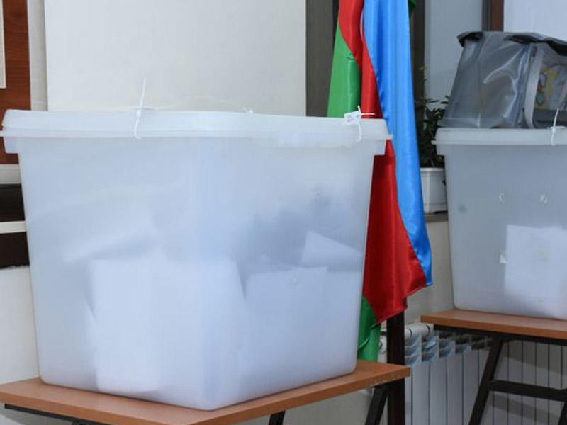 Daha 4 şəxsin imza vərəqələri MSK-ya təqdim olundu