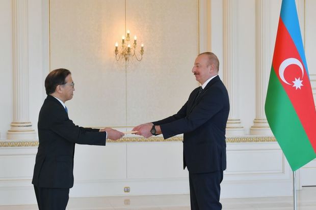 İlham Əliyev Yaponiyanın ölkəmizdə yeni təyin olunmuş səfirini qəbul edib - YENİLƏNİB + FOTO