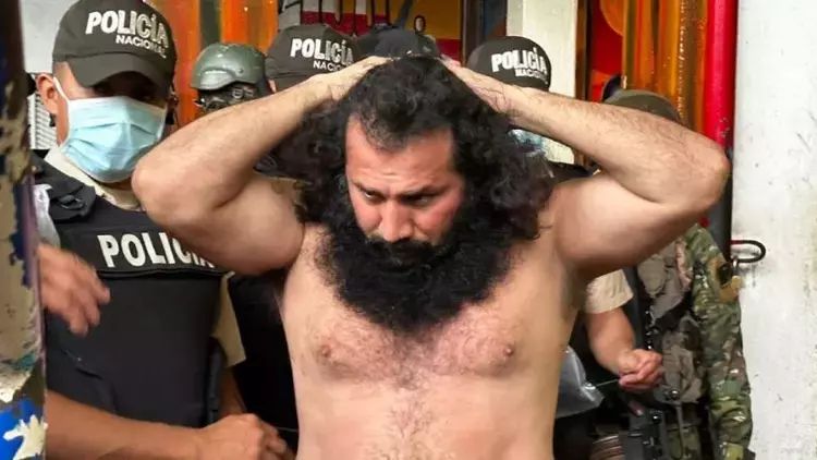 Həbsdə olan narkobaron itib