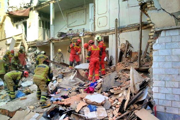 İranın paytaxtında üçmərtəbəli bina uçdu: Ölən və yaralananlar var