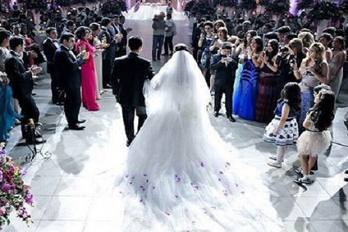 Azərbaycanda gənc qızı məcburi ƏRƏ VERDİLƏR - DƏHŞƏTLİ GÖRÜNTÜLƏR - VİDEO