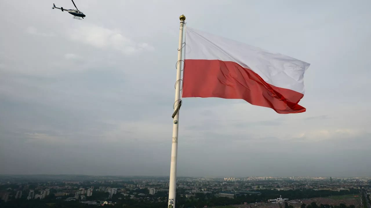 Polşada sabiq nazir və onun müavini saxlanıldı