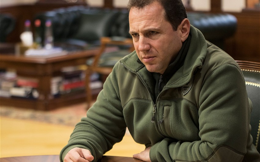 Məhkəmə Ermənistanın keçmiş müdafiə nazirini azadlığa buraxmayıb