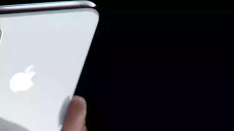 Apple iPhone istifadəçilərinə 500 milyon dollar təzminat ödəyəcək