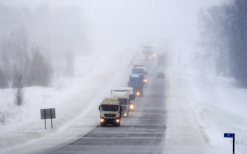 Gürcüstanla Türkiyə arasında sərhəd yük maşınları üçün bağlanıb