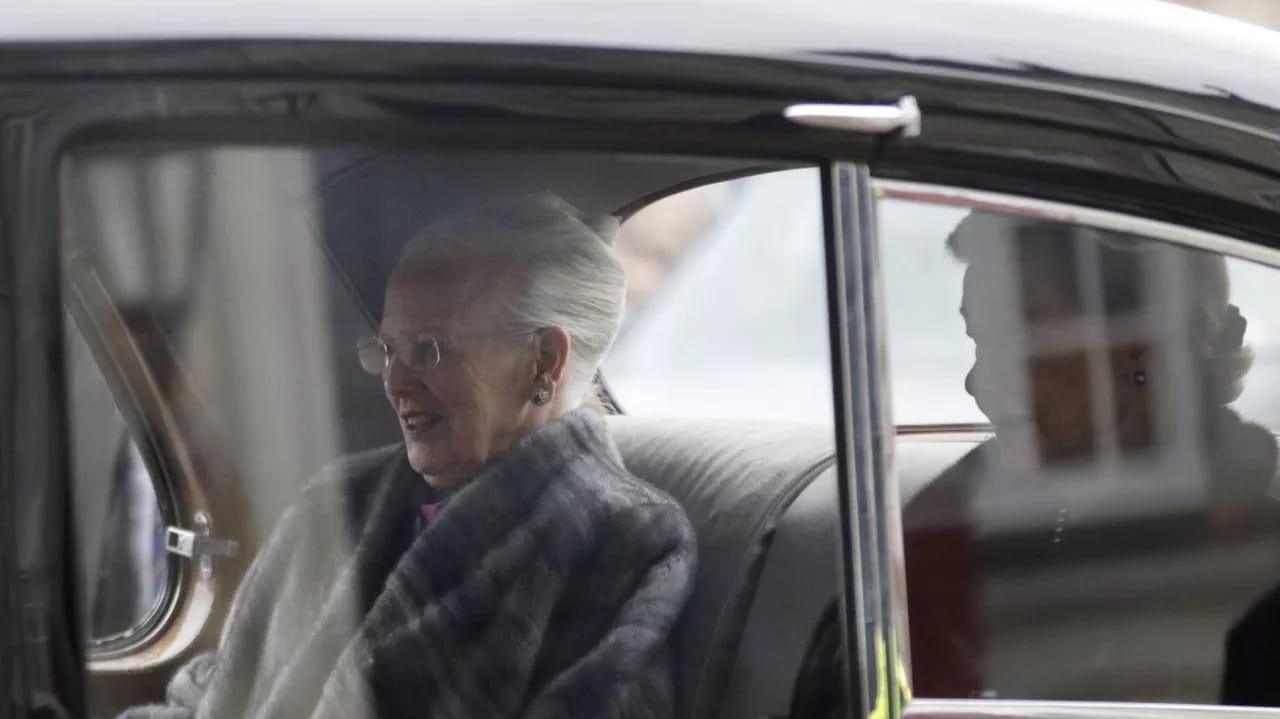 Danimarka kraliçası 52 ildən sonra taxtdan çəkildi