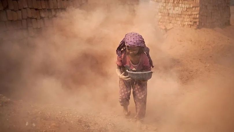 Afrikada 148 milyon işçi gündə 2,15 dollardan az qazanır