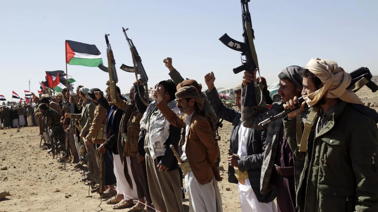 Husilər İsrail limanlarına gedən gəmini hədəf aldıqlarını açıqlayıblar