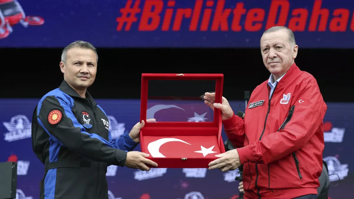 İlk türk astronavtı Alper Gezeravcı kosmos səyahətinə çıxacaq