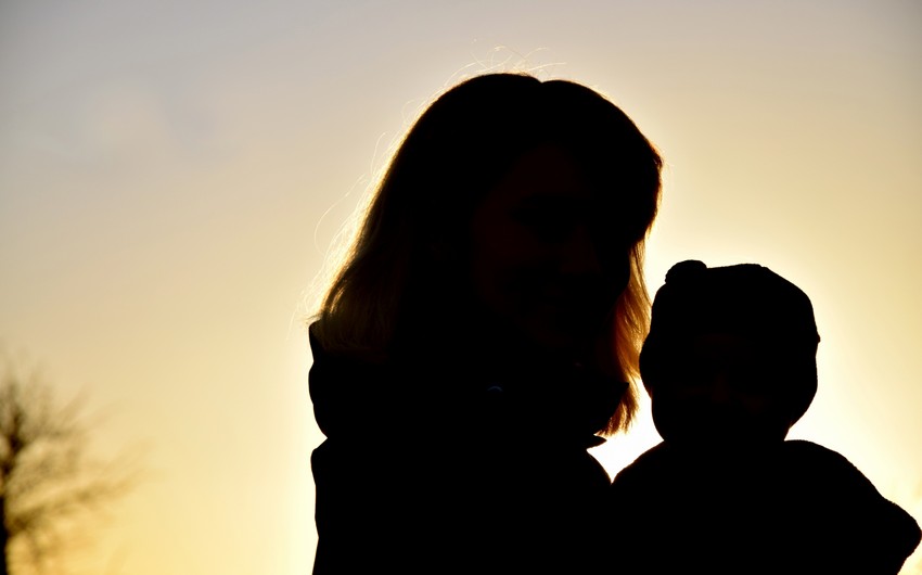 Sumqayıtda 23 yaşlı qadın iki azyaşlı övladı ilə itkin düşüb