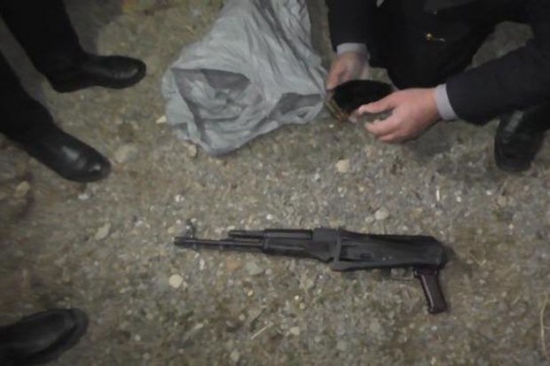 Şəmkirdə “Kalaşnikov” satmaq istəyən şəxs saxlanılıb