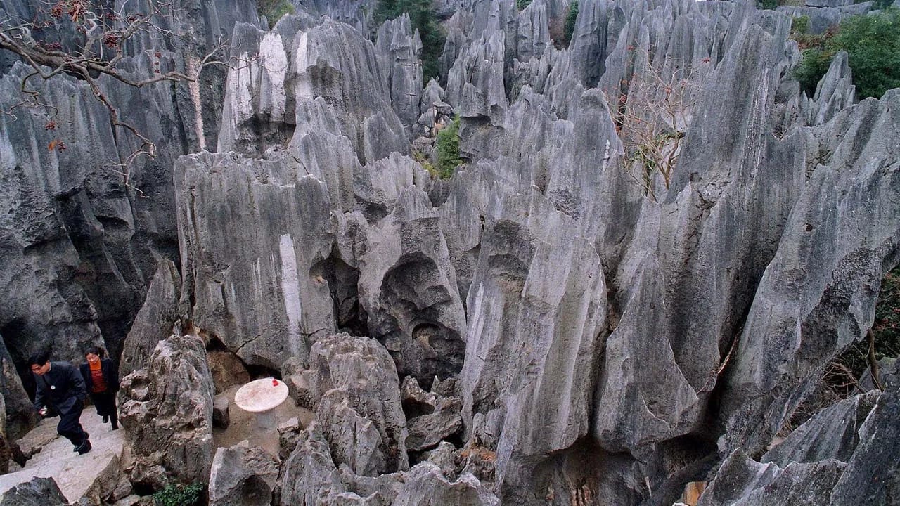 Çində 47 nəfər torpaq altında qaldı