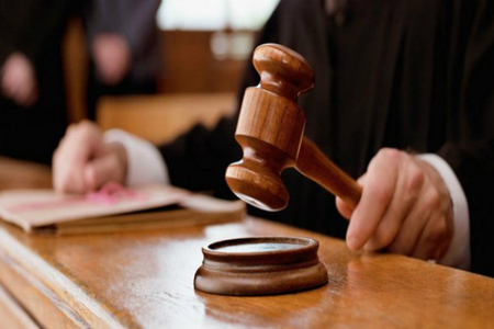 Arvadını öldürən şəxs yenidən hakim qarşısında