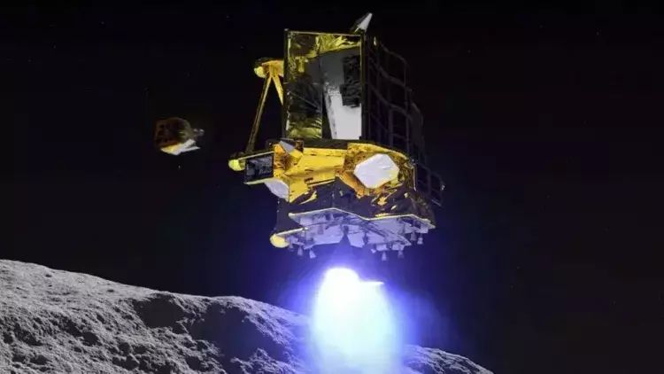 Aya enən Yapon kosmik gəmisi həyata qayıtdı