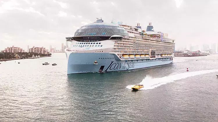 “Dənizlərin ikonu” ilk səyahətinə başlayıb