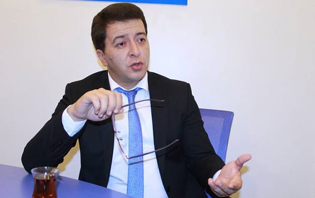 “Özünə hörmət edən insan Leyla Yunusu və xanımı Arif Yunusu necə mədh edə bilər?