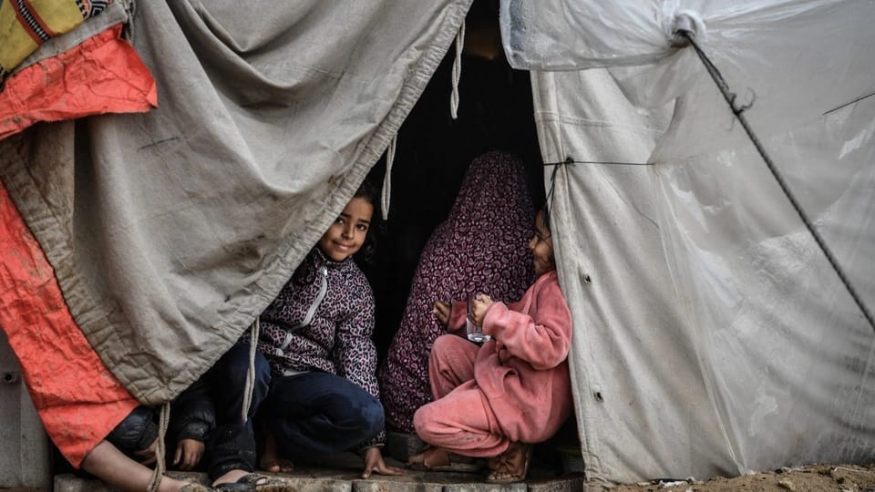 İsrailin hücumları nəticəsində yaralanan 10 fələstinli uşaq İtaliyaya gətirildi