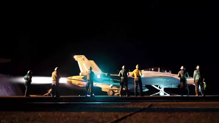 ABŞ və Britaniya təyyarələri Husiləri vurdu