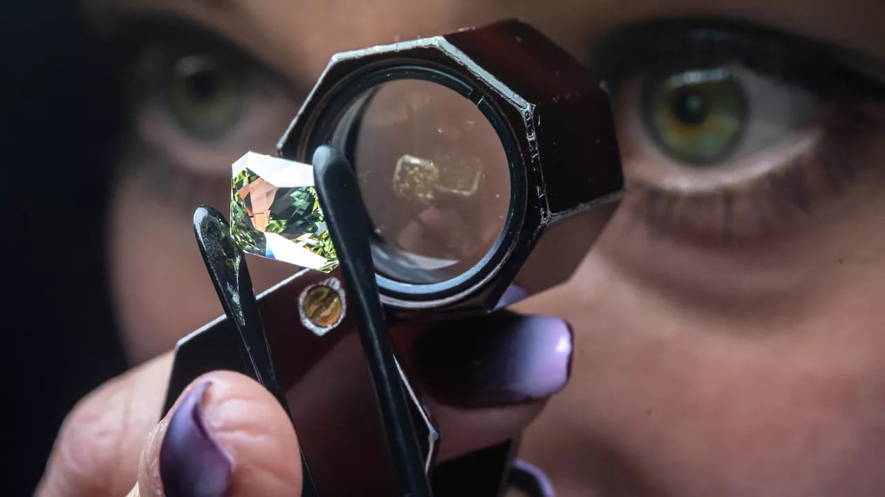 ABŞ Rusiyadan almaz idxalına qadağa qoydu