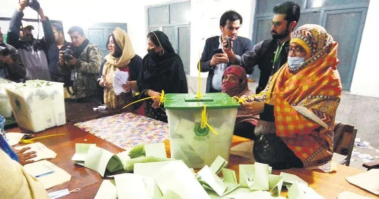 Hər iki tərəf Pakistanda qələbəni elan edib