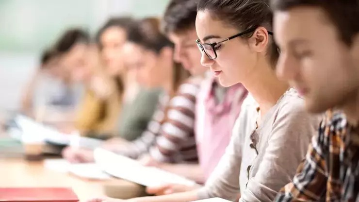 Hollandiya universitetləri əcnəbi tələbələrin sayını məhdudlaşdırmağı planlaşdırır