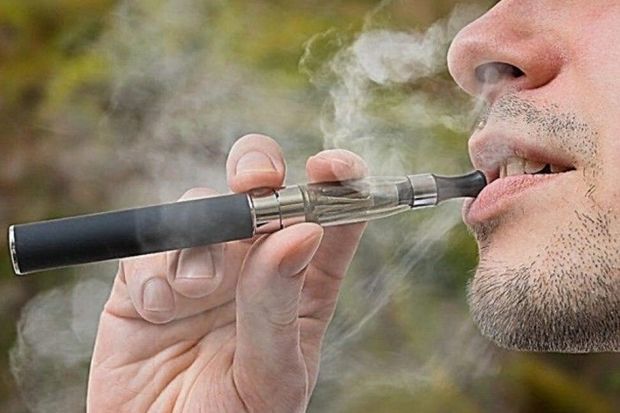 Elektron siqaretdən istifadə edənlərə xəbərdarlıq: Sonsuzluğa səbəb olur