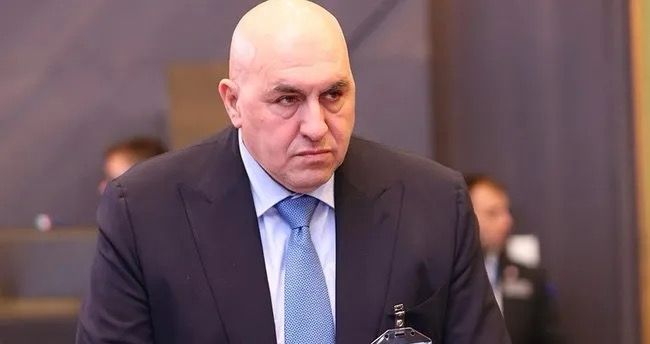 İtaliyanın müdafiə naziri xəstəxanaya yerləşdirilib